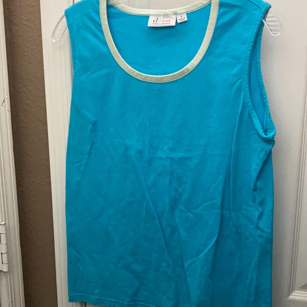 FINAL MARKDOWN Denim and company tank top Small